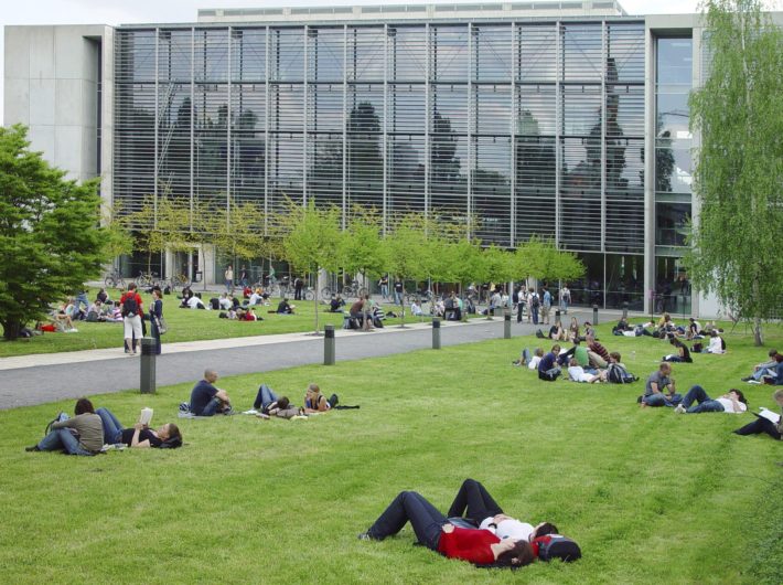 Hörsaalzentrum der TU Dresden an der Bergstraße